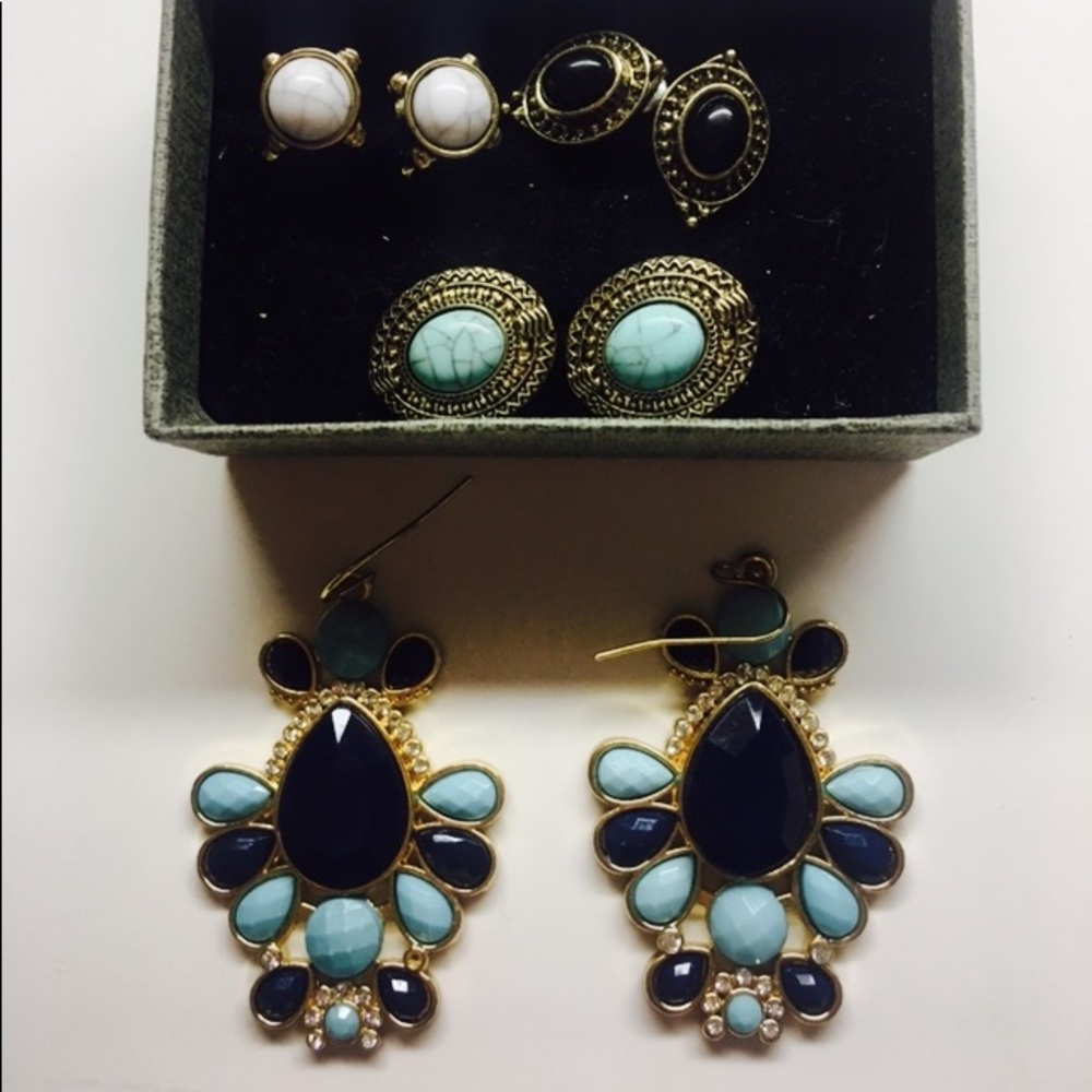 Blue Vintage Earning Set